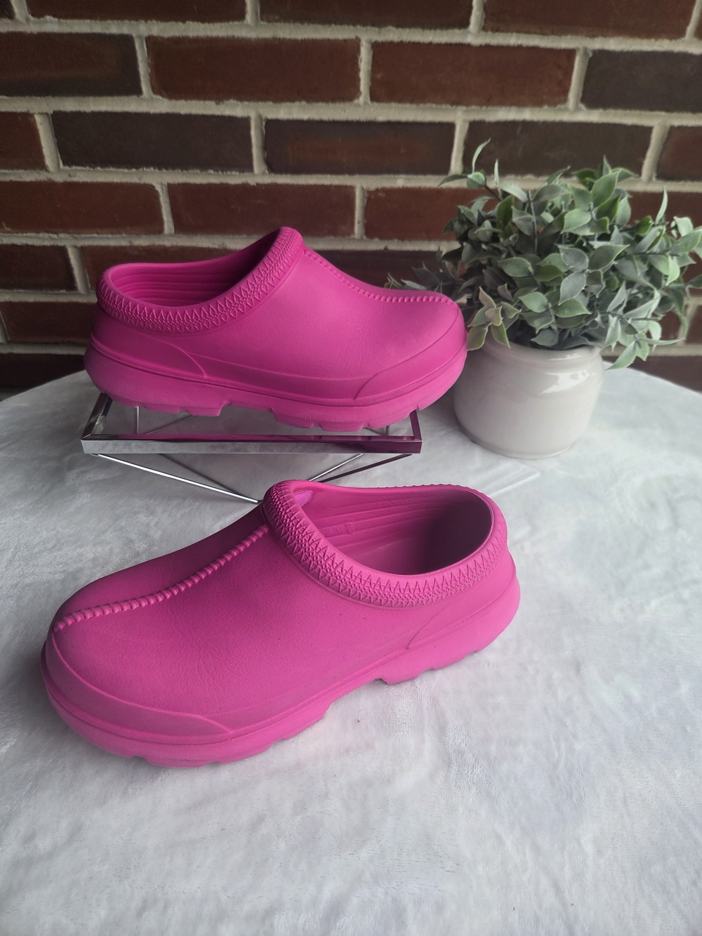 UGG Pink Waterproof Slip-On Clogs W7